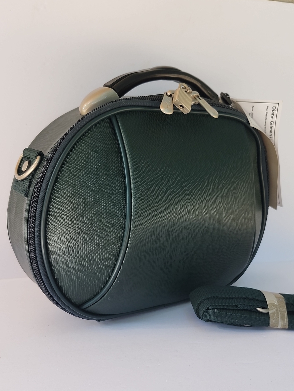 NWT TRAVEL WEAR BY DIANE GILMAN LUXURY BEAUTY CASE